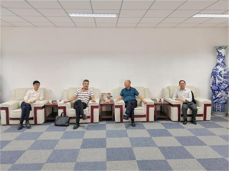清华研究院陆院长一行 来徐州开云手机登录中心实业集团共商产业规划