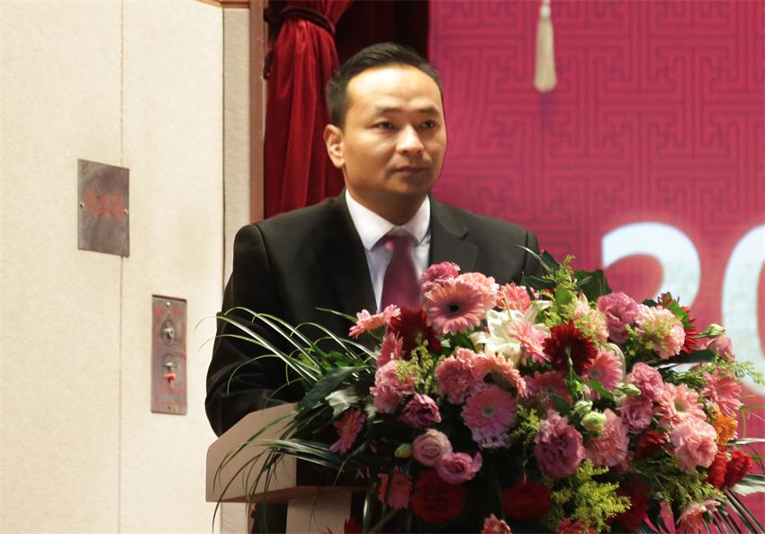 集团副总、纪委副书记张成彪同志作徐州开云手机登录中心实业集团“关于2018年违纪违规及重大事故责任单位的通报及处理决定”