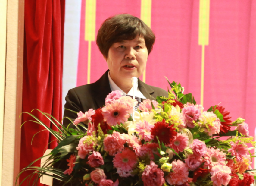 徐州开云手机登录中心实业集团第一届党委班子选举大会---徐州市树恩中学总校长薛淑萍同志致开幕辞
